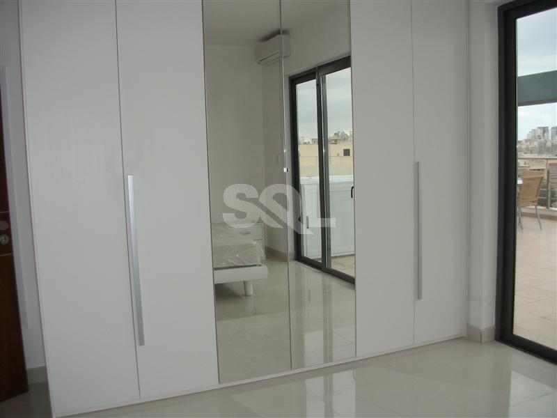 Penthouse in Gzira To Rent