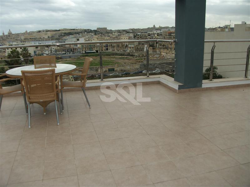 Penthouse in Gzira To Rent