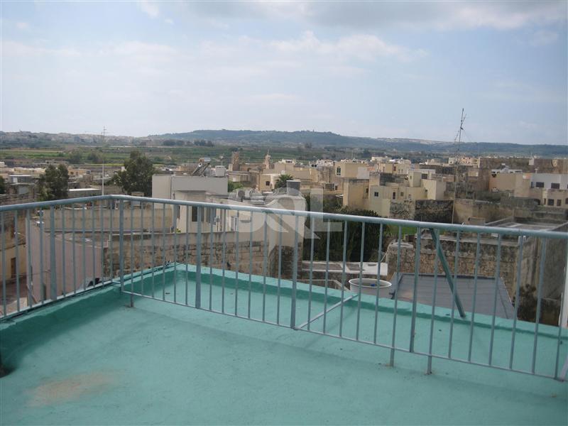 House of Character in Zebbug To Rent