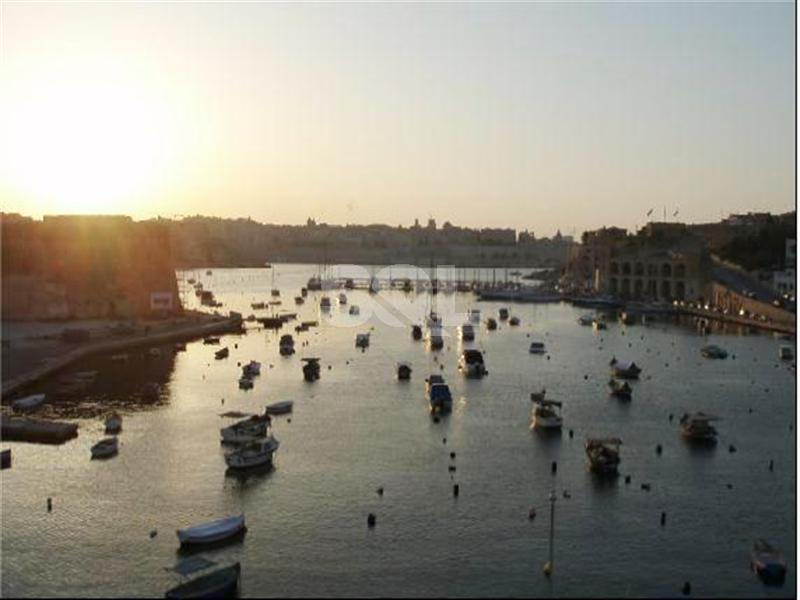 Duplex Apartment in Kalkara To Rent