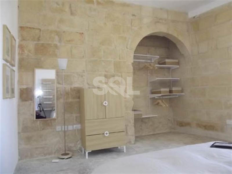 Townhouse in Senglea (Isla) To Rent