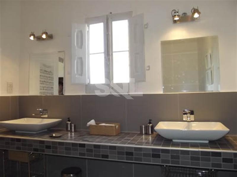 Townhouse in Senglea (Isla) To Rent