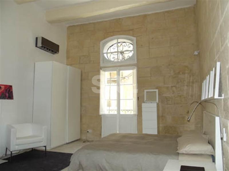 Townhouse in Senglea (Isla) To Rent