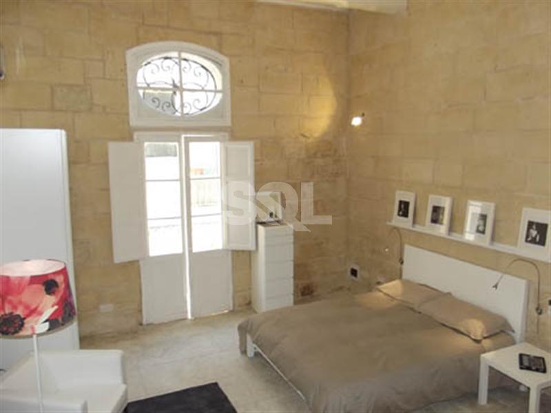 Townhouse in Senglea (Isla) To Rent