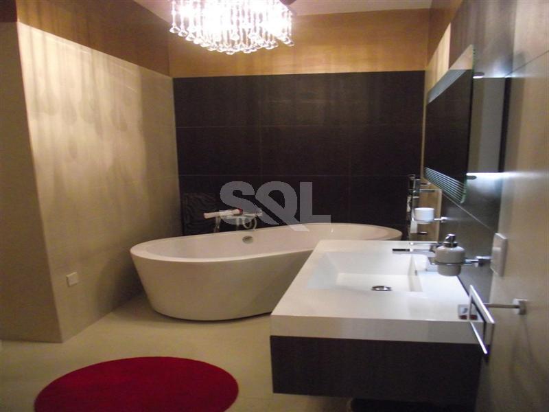 Apartment in Valletta To Rent