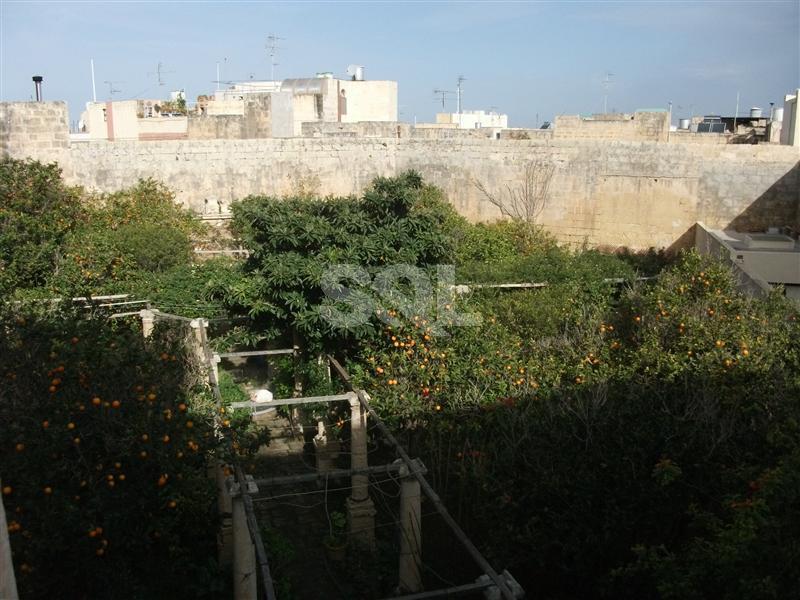 Palazzo in Luqa For Sale