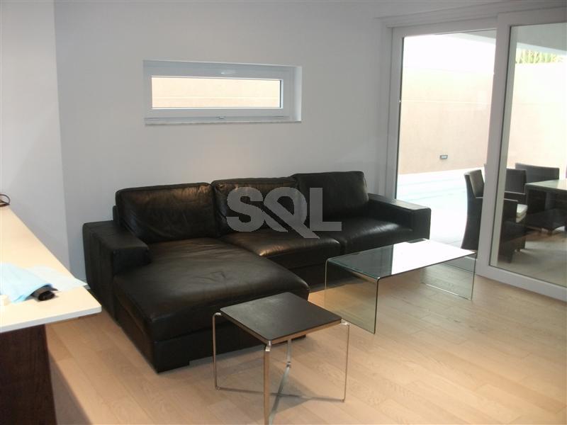 Apartment in The Gardens To Rent