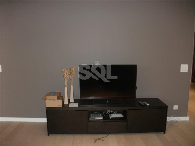 Apartment in The Gardens To Rent