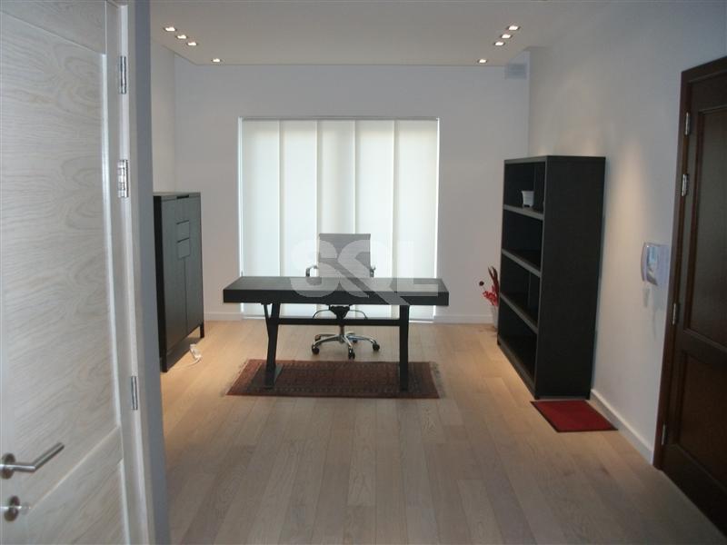 Apartment in The Gardens To Rent