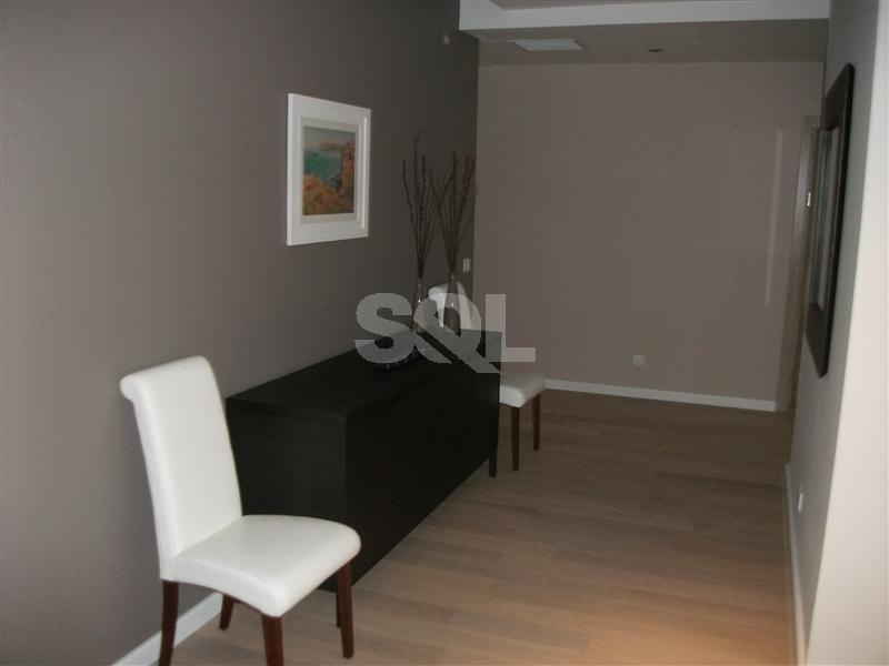 Apartment in The Gardens To Rent