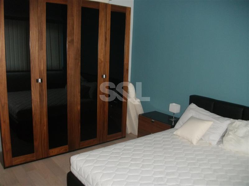 Apartment in The Gardens To Rent