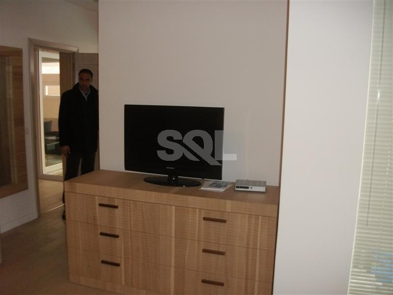 Apartment in The Gardens To Rent