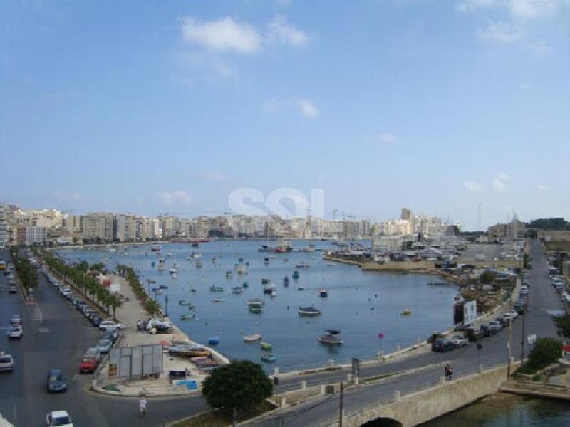 Apartment in Gzira To Rent