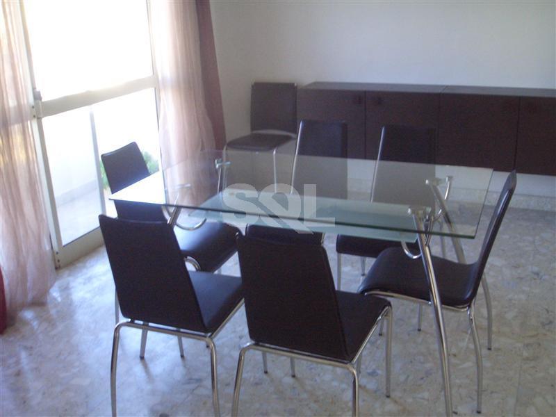 Semi-Detached Maisonette in St. Andrews To Rent