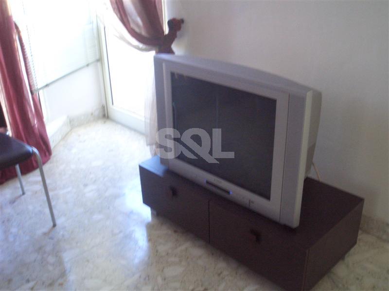 Semi-Detached Maisonette in St. Andrews To Rent