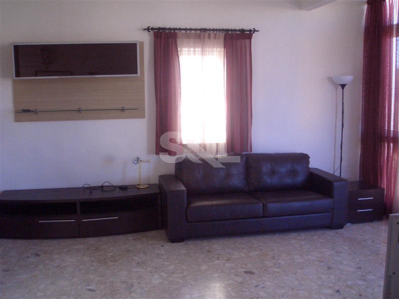 Semi-Detached Maisonette in St. Andrews To Rent