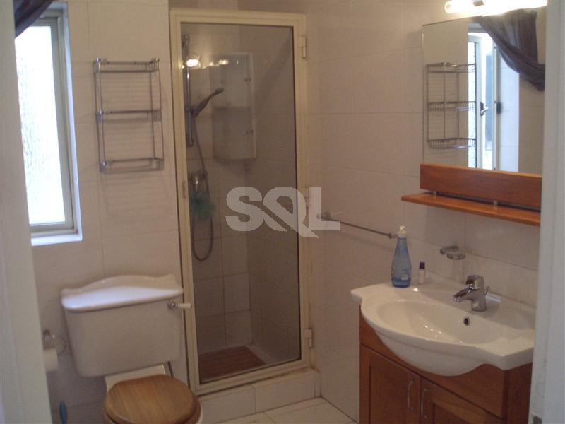 Semi-Detached Maisonette in St. Andrews To Rent