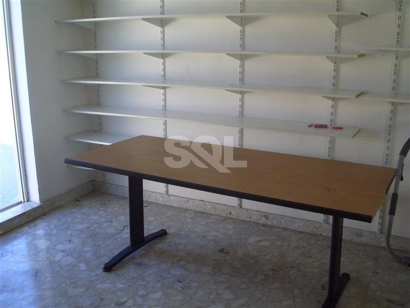 Semi-Detached Maisonette in St. Andrews To Rent