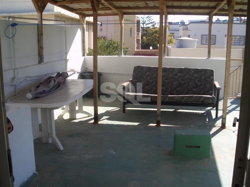 Semi-Detached Maisonette in St. Andrews To Rent