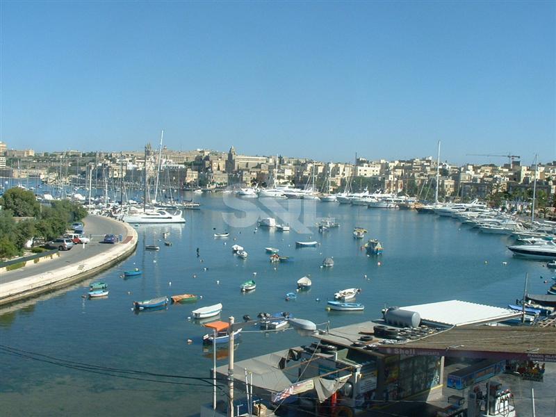 Apartment in Gzira To Rent