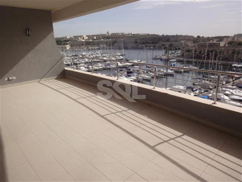 Apartment in Ta' Xbiex To Rent