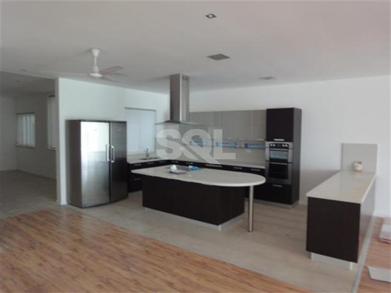 Apartment in Ta' Xbiex To Rent
