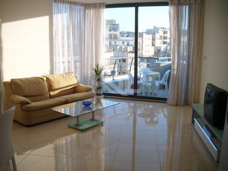 Apartment in Bugibba To Rent