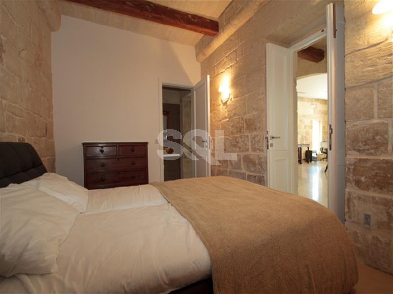 House of Character in Iklin To Rent