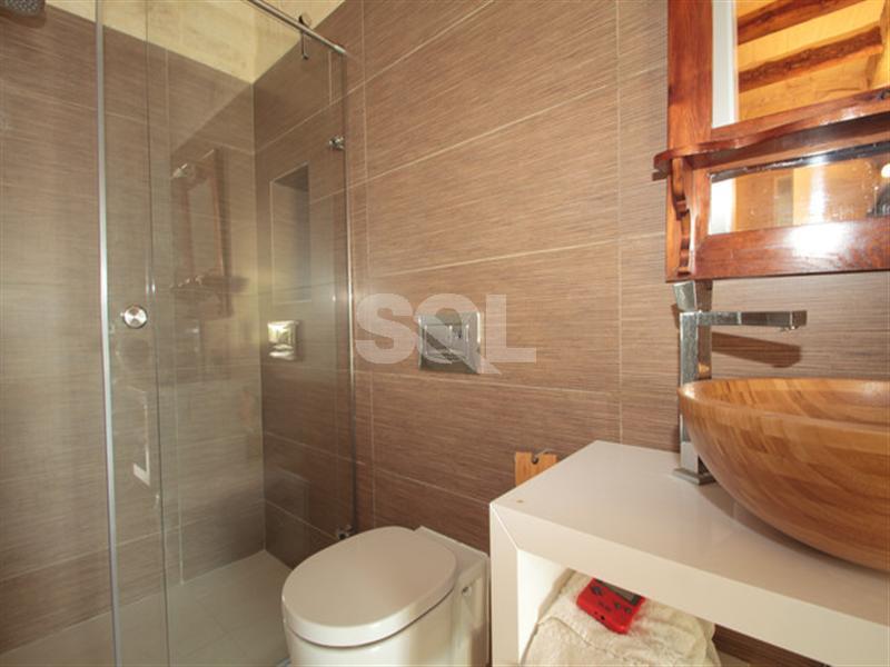 House of Character in Iklin To Rent