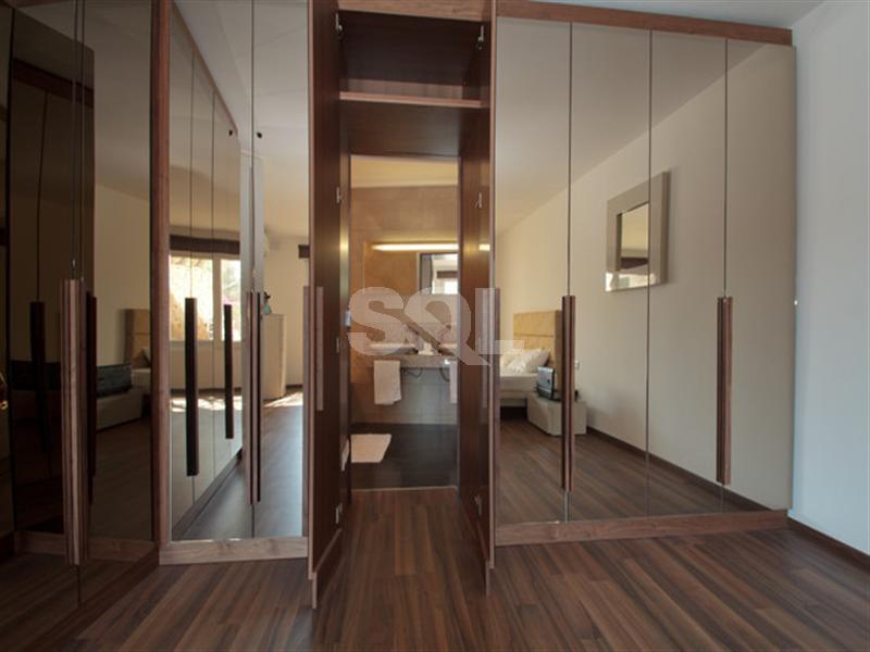 House of Character in Iklin To Rent