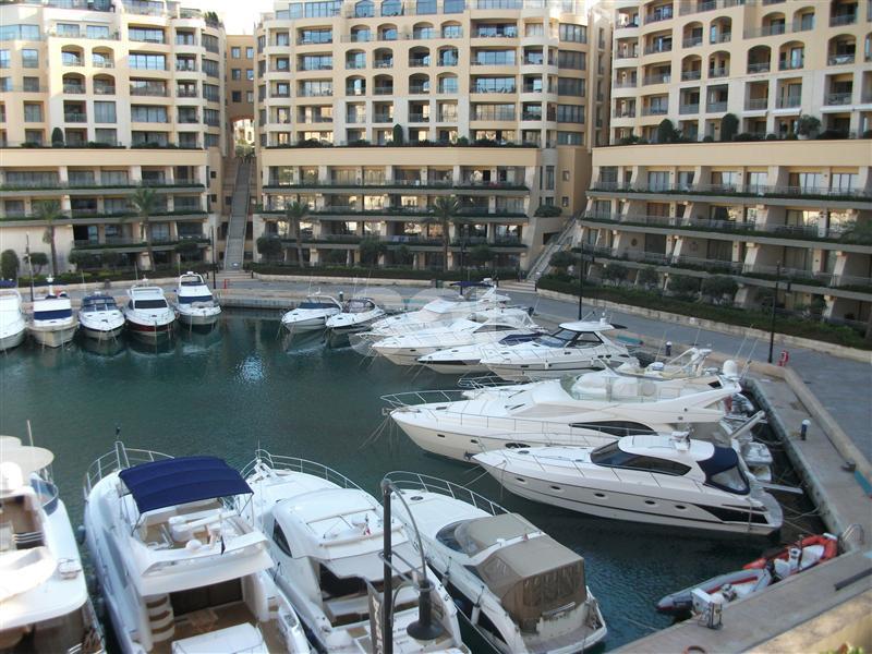 Apartment in Portomaso To Rent