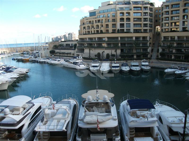 Apartment in Portomaso To Rent