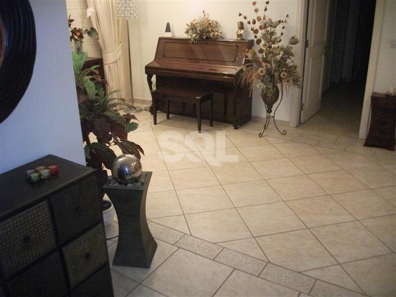 Apartment in Portomaso To Rent