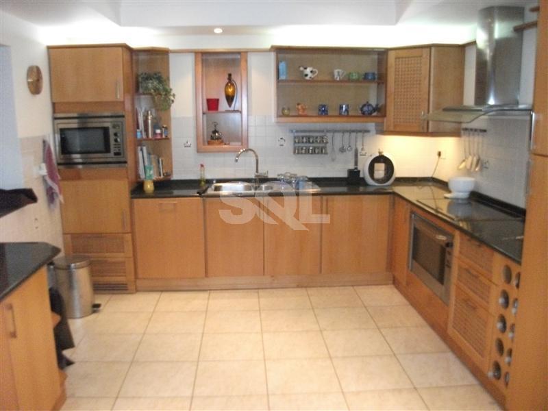 Apartment in Portomaso To Rent