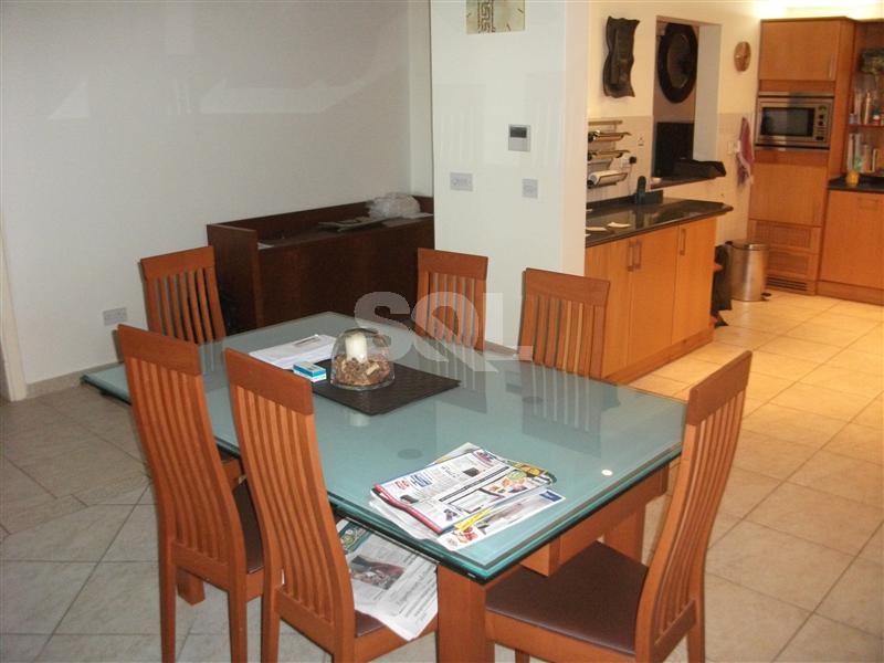 Apartment in Portomaso To Rent