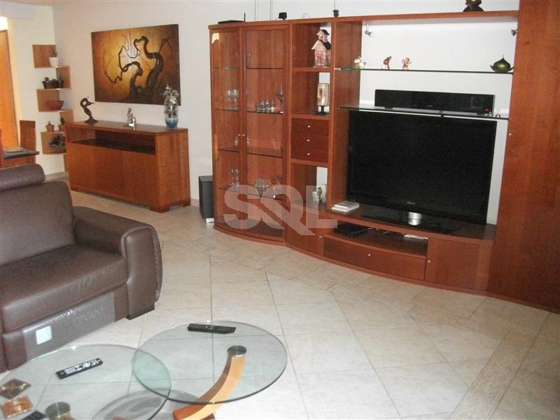 Apartment in Portomaso To Rent