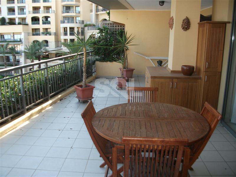 Apartment in Portomaso To Rent