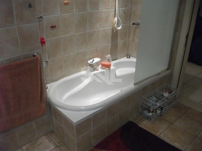 Apartment in Portomaso To Rent