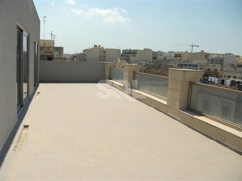 Office in Ta' Xbiex To Rent