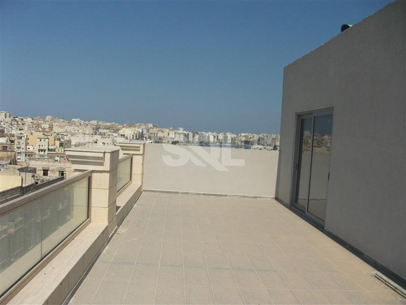 Office in Ta' Xbiex To Rent