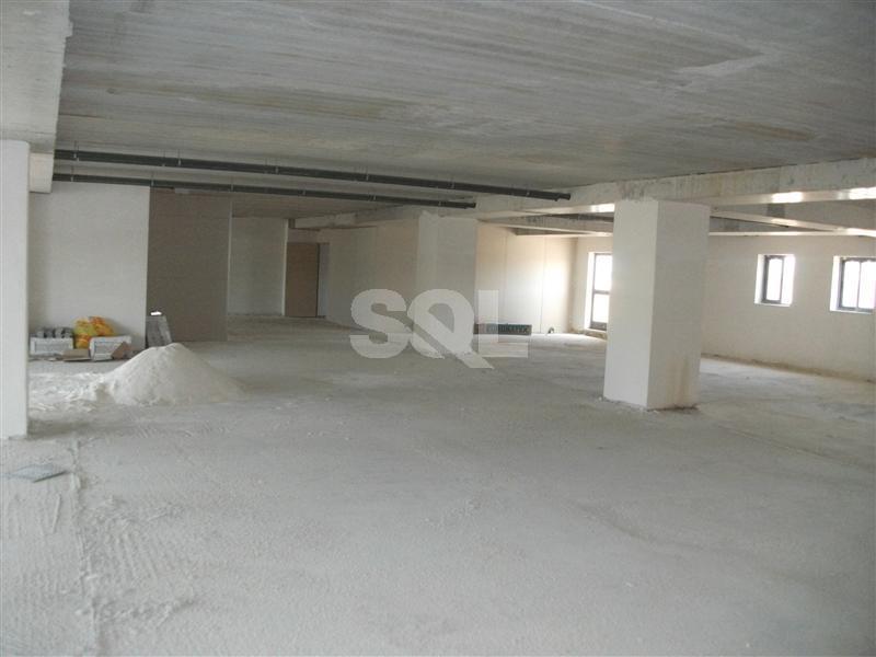Office in Ta' Xbiex To Rent
