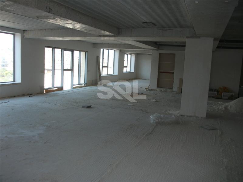 Office in Ta' Xbiex To Rent