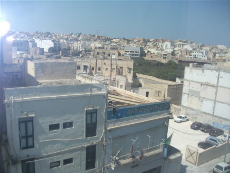 Office in Ta' Xbiex To Rent
