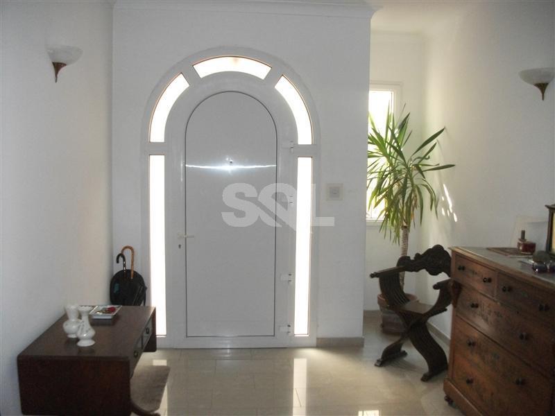 Semi-Detached Villa in Swieqi To Rent