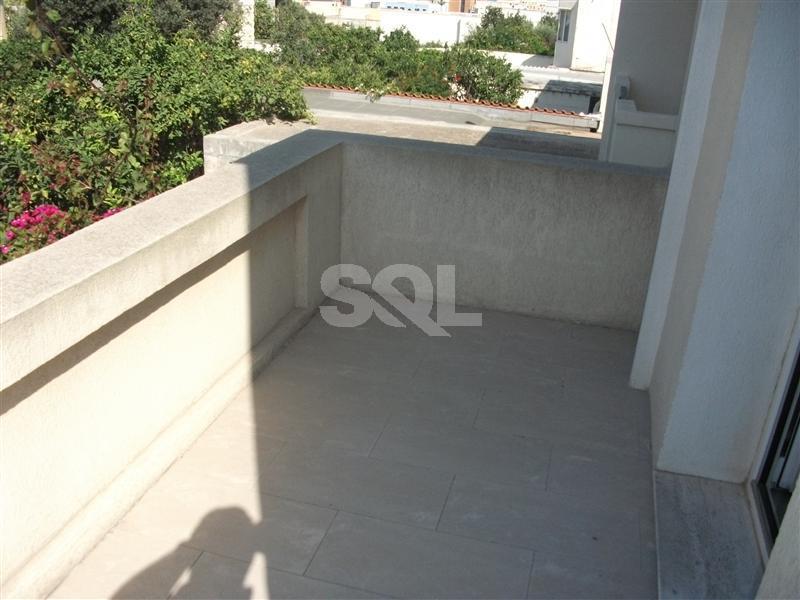 Semi-Detached Villa in Swieqi To Rent