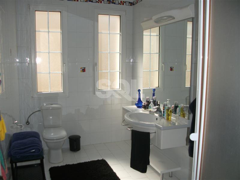 Semi-Detached Villa in Swieqi To Rent