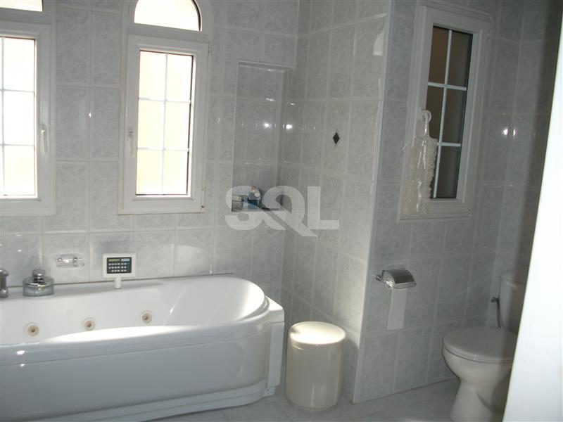 Semi-Detached Villa in Swieqi To Rent