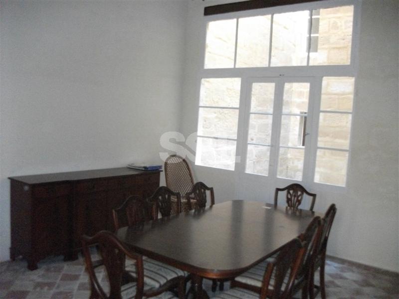Townhouse in Sliema To Rent