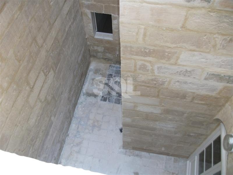 Townhouse in Sliema To Rent