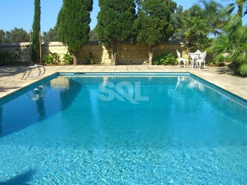 Detached Villa in Iklin For Sale